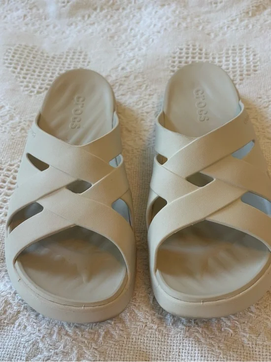 CROCS Women's Sandal Slides in Beige - Picture 7 of 7